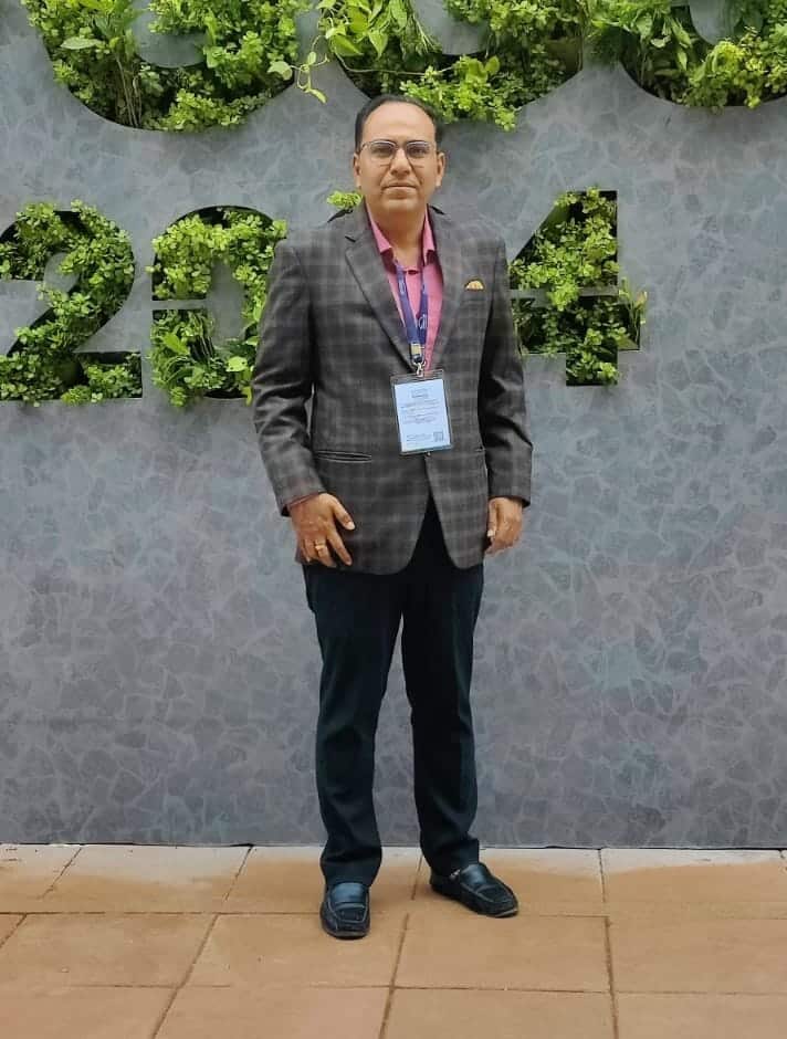 About GiftCityAdvisor | GIFT City Advisory Service 16 Arpit Doshi Senior Officer GiftCityAdvisor 02